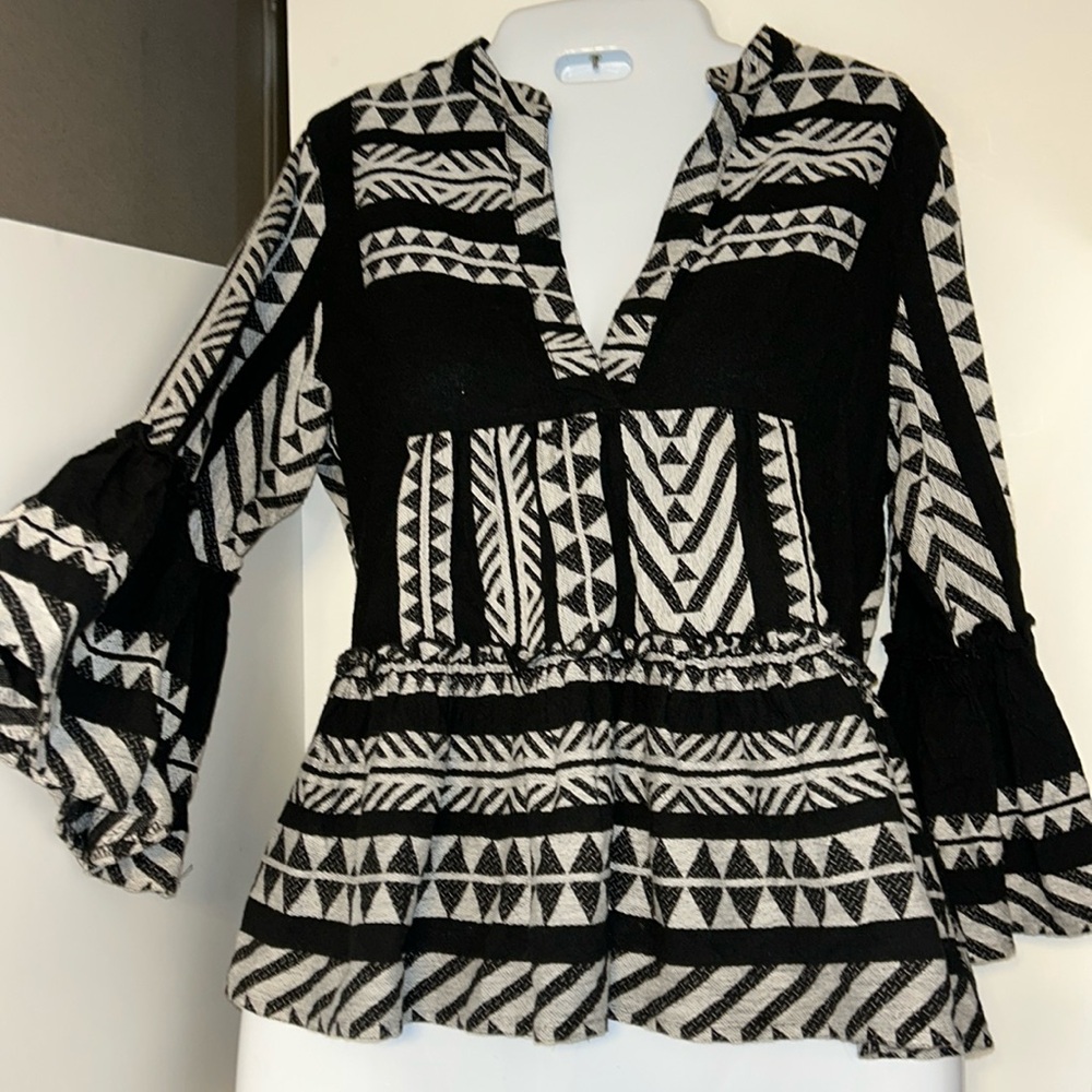 Francescas Jun & Ivy Shirt Womens M  Black White Cotton Boho Bell Sleeve Blouse